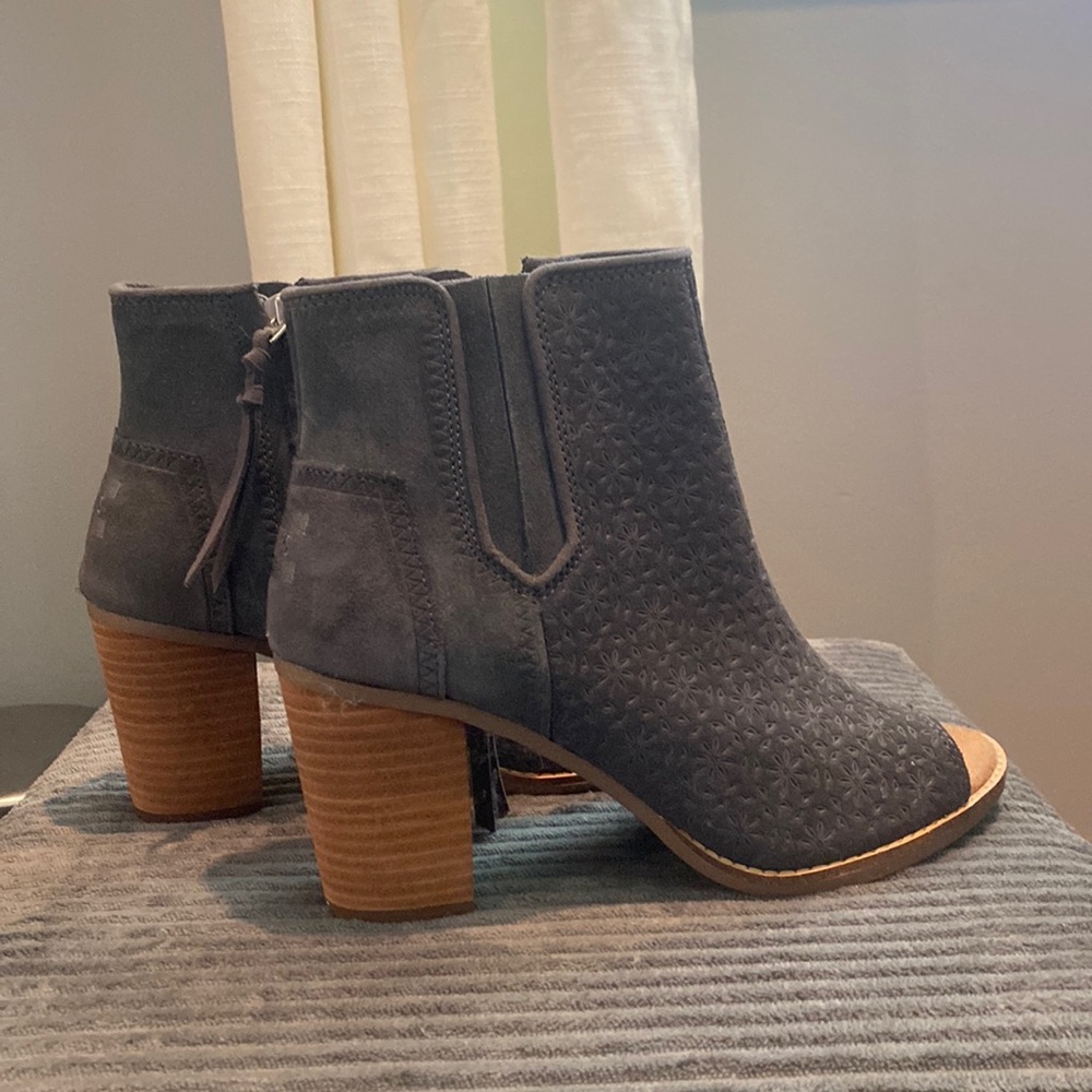 Toms heels.